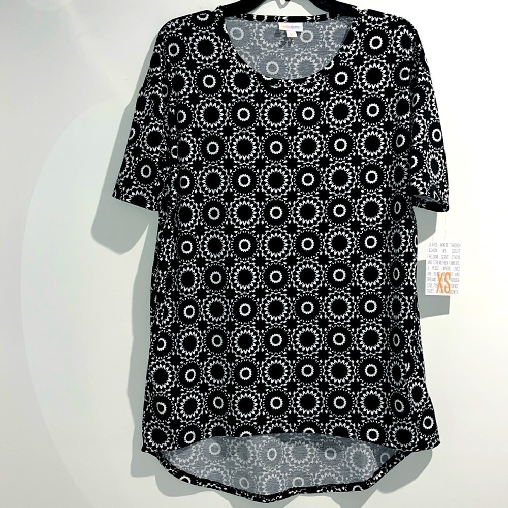 Lularoe black white Irma floral top. Size XS. NWT.